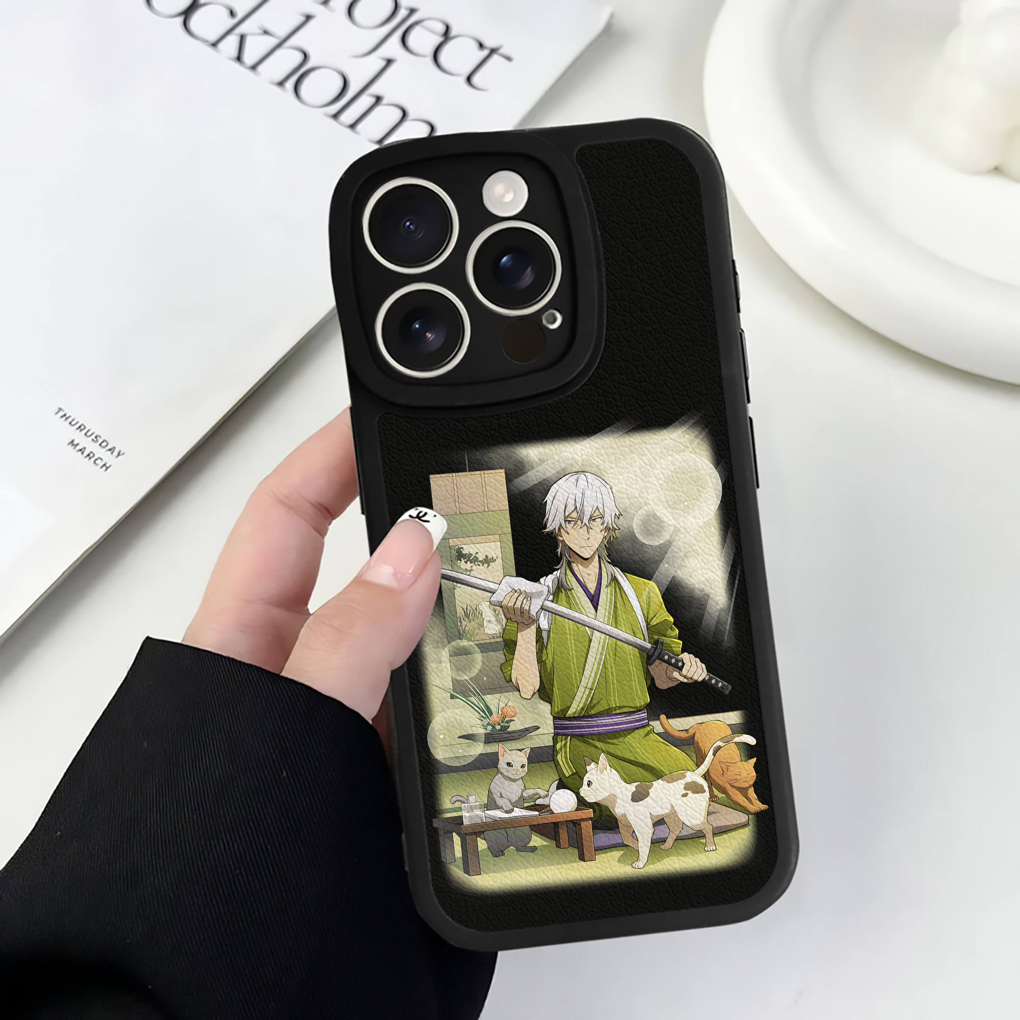 （画像用） 文豪ストレイドッグス Bungo Stray Dogs 【iPhone 16シリーズ対応】シリコンスマホケース（レザー調） 材質：シリコン